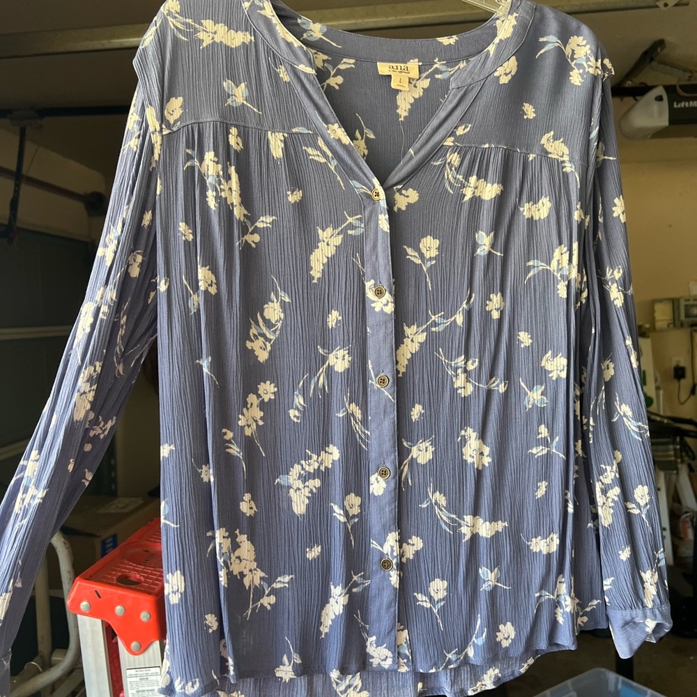Women's Blue Floral Top